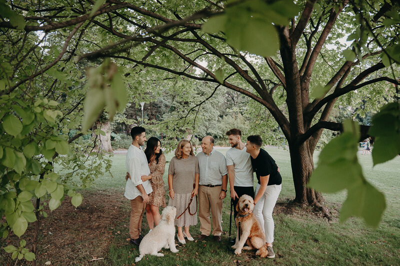 Family, Wedding & Newborn Photographer in Melbourne | Gill Juergens Photography | Dogs are always welcome! | Gill Juergens Photography