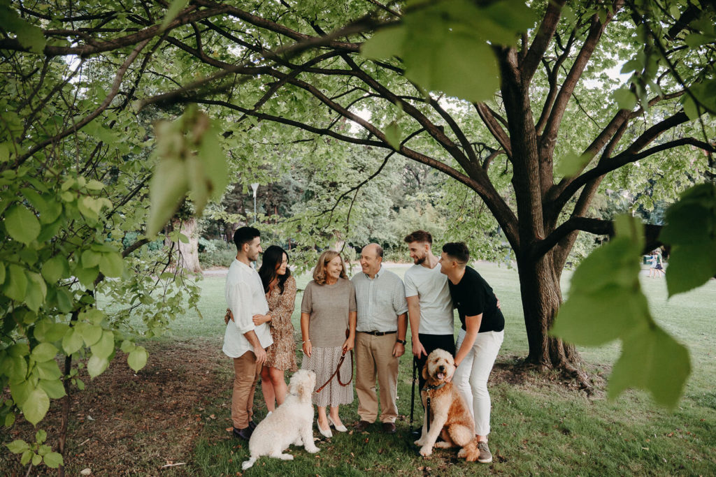 Family, Wedding & Newborn Photographer in Melbourne | Gill Juergens Photography | Dogs are always welcome! | Gill Juergens Photography