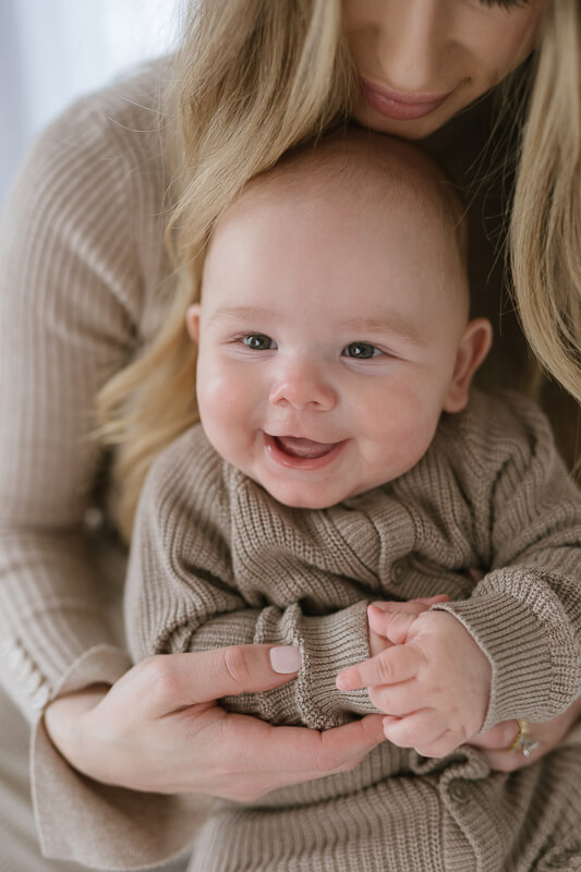 Family, Wedding & Newborn Photographer in Melbourne | Gill Juergens Photography | The 6 month milestone is the perfect time for family photos | Gill Juergens Photography