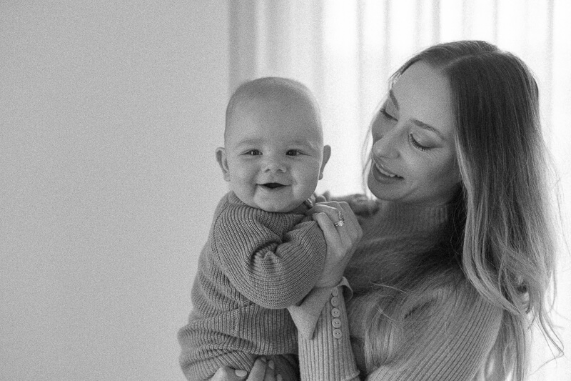 Family, Wedding & Newborn Photographer in Melbourne | Gill Juergens Photography | The 6 month milestone is the perfect time for family photos | Gill Juergens Photography