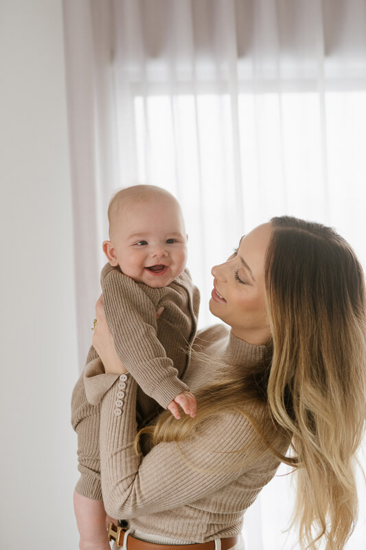 Family, Wedding & Newborn Photographer in Melbourne | Gill Juergens Photography | The 6 month milestone is the perfect time for family photos | Gill Juergens Photography