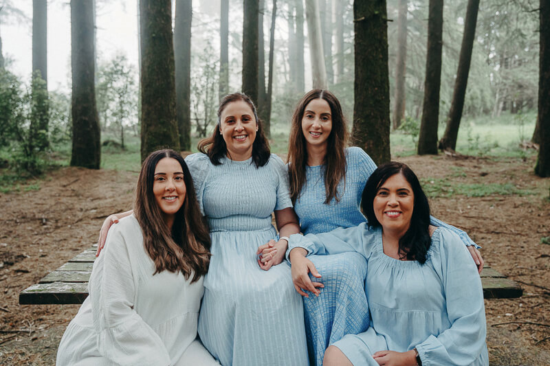Family, Wedding & Newborn Photographer in Melbourne | Gill Juergens Photography | Extended family photos to gift to Mum | Gill Juergens Photography
