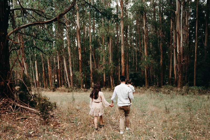 Family, Wedding & Newborn Photographer in Melbourne | Gill Juergens Photography | Fun family photos in the hills | Gill Juergens Photography