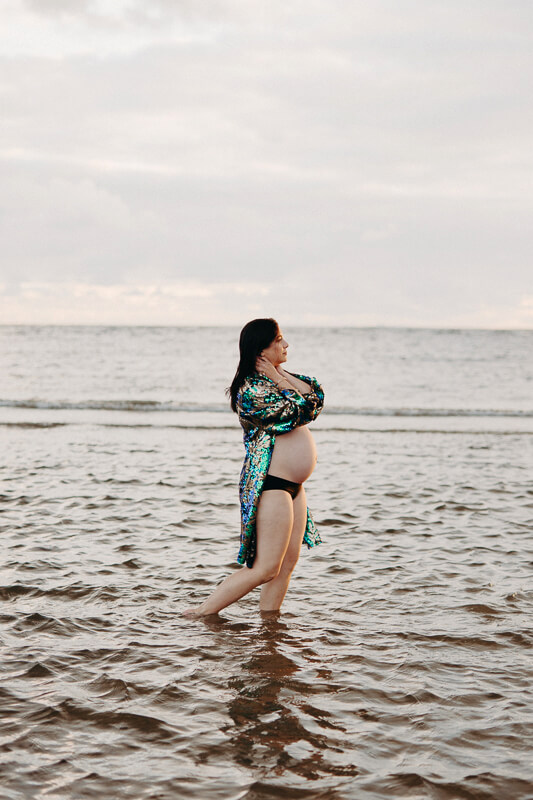 Family, Wedding & Newborn Photographer in Melbourne | Gill Juergens Photography | Fun maternity photos at the beach | Gill Juergens Photography