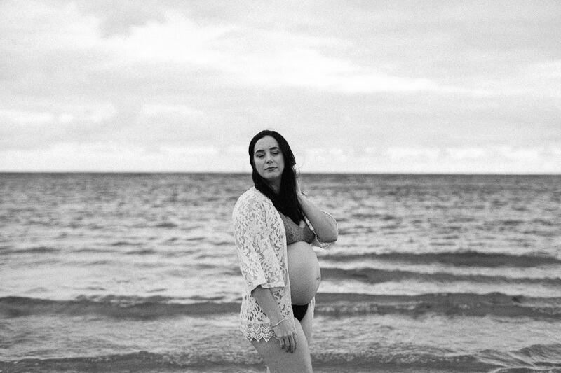 Family, Wedding & Newborn Photographer in Melbourne | Gill Juergens Photography | Fun maternity photos at the beach | Gill Juergens Photography