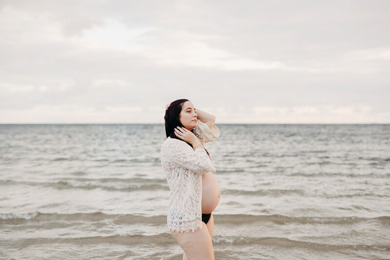 Family, Wedding & Newborn Photographer in Melbourne | Gill Juergens Photography | Fun maternity photos at the beach | Gill Juergens Photography