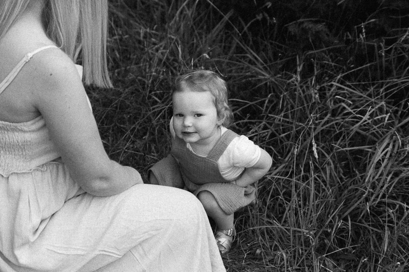 Family, Wedding & Newborn Photographer in Melbourne | Gill Juergens Photography | Maternity photos in Olinda with Louise and her family | Gill Juergens Photography