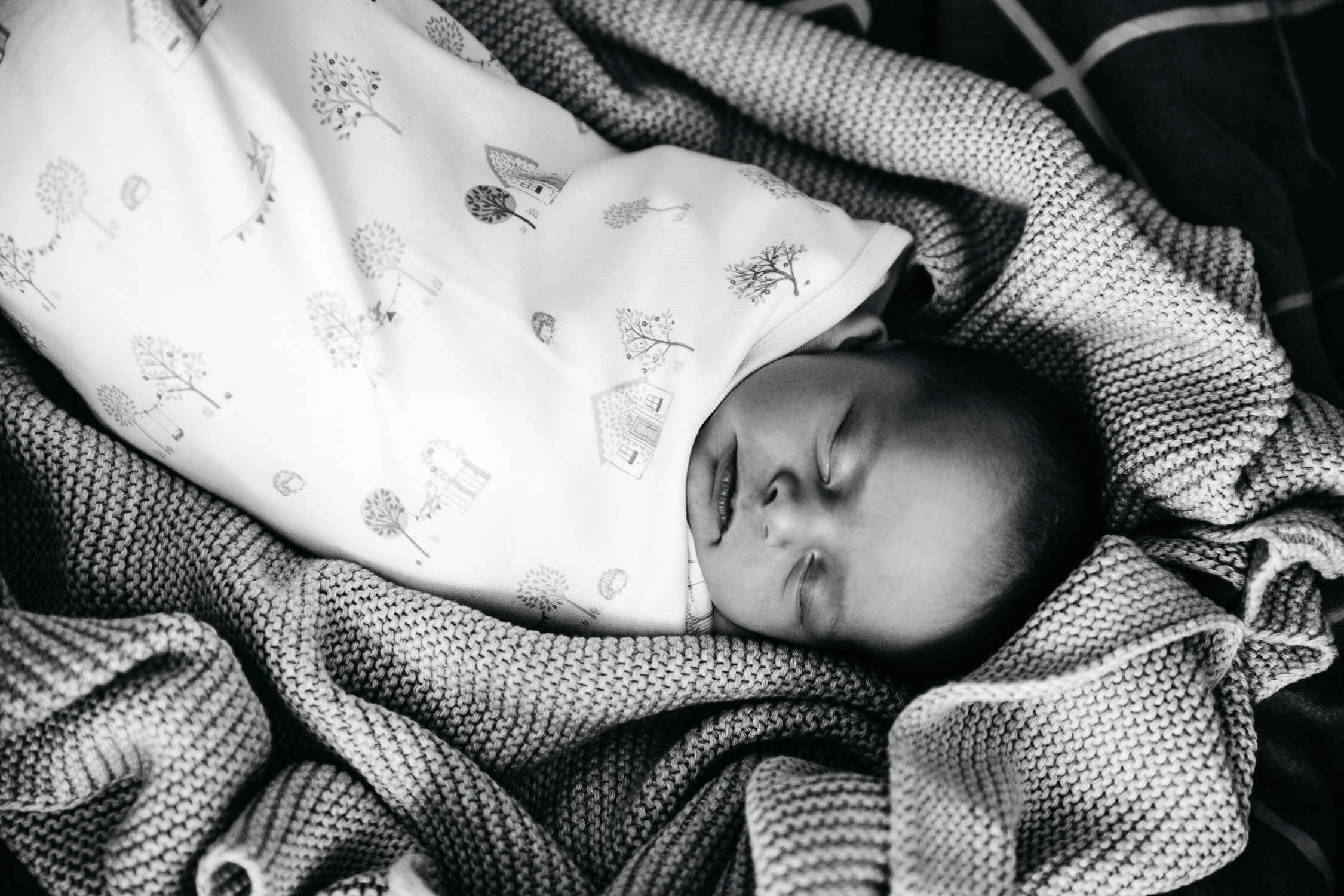 Family, Wedding & Newborn Photographer in Melbourne | Gill Juergens Photography | In home lifestyle session | Gill Juergens Photography