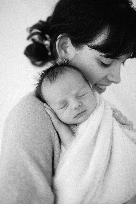 Family, Wedding & Newborn Photographer in Melbourne | Gill Juergens Photography | In home newborn photos | Gill Juergens Photography