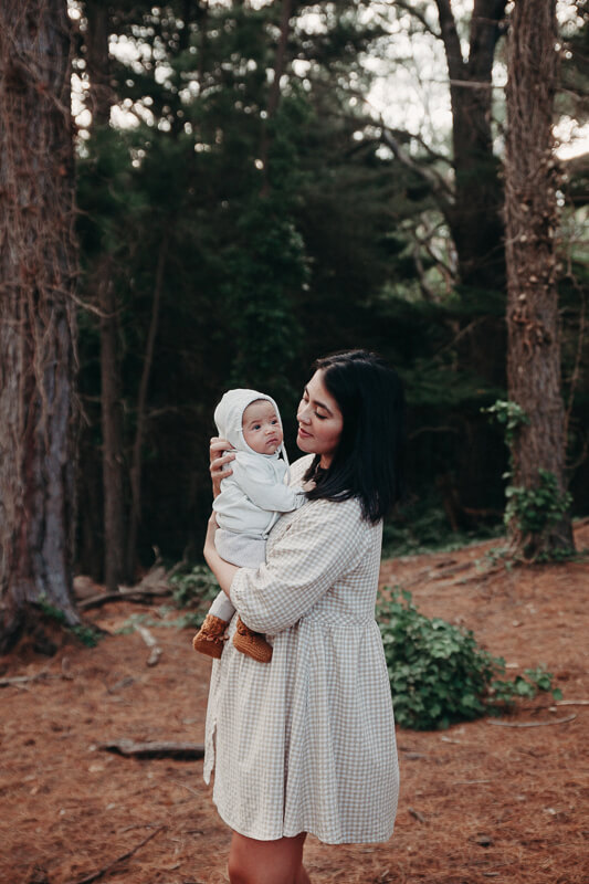 Family, Wedding & Newborn Photographer in Melbourne | Gill Juergens Photography | Outdoor newborn photos on the Mornington Peninsula coastline | Gill Juergens Photography