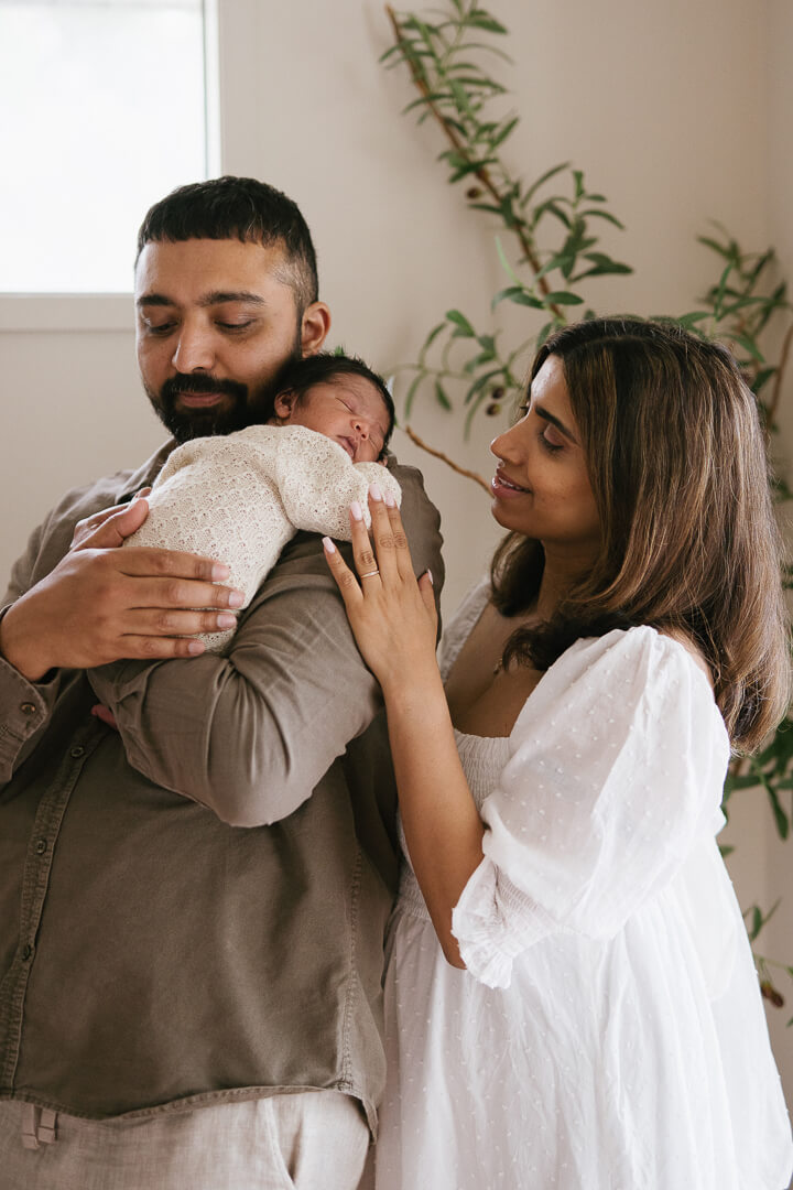 Family, Wedding & Newborn Photographer in Melbourne | Gill Juergens Photography | Melbourne Newborn Photographer, relaxed In-home Newborn Photos | Gill Juergens Photography