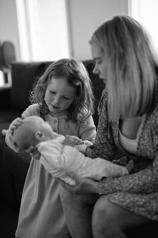 Family, Wedding & Newborn Photographer in Melbourne | Gill Juergens Photography | Ready for adventures with two big sisters | Gill Juergens Photography
